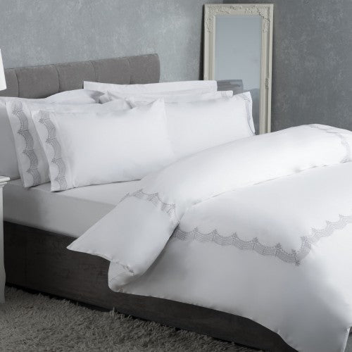 Front - Belledorm Annaya Duvet Set