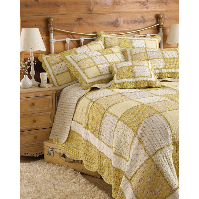 Front - Riva Home Honeybee Bedspread