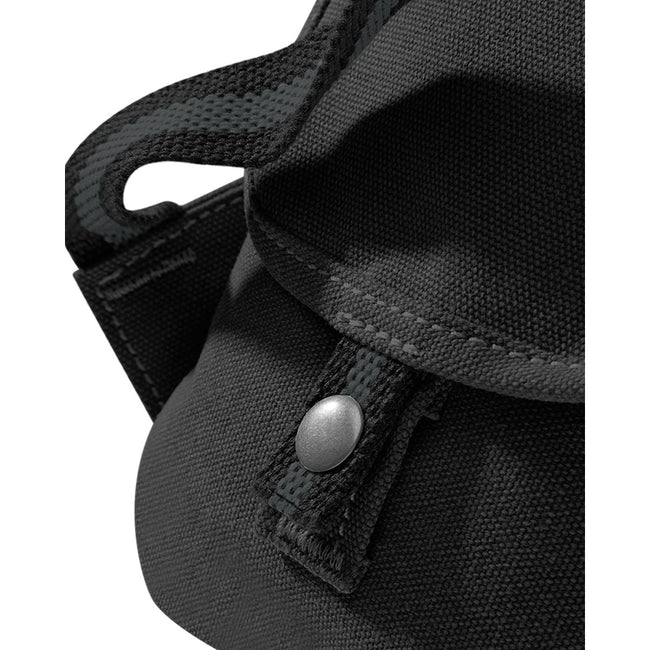 Vintage Black - Lifestyle - Quadra Vintage Canvas Backpack - 18 Liters