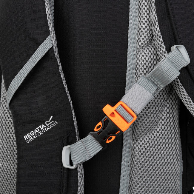 Black - Close up - Regatta Survivor V4 9.2gal Knapsack