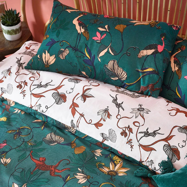 Juniper Green - Close up - Furn Wildlings Tropical Duvet Set