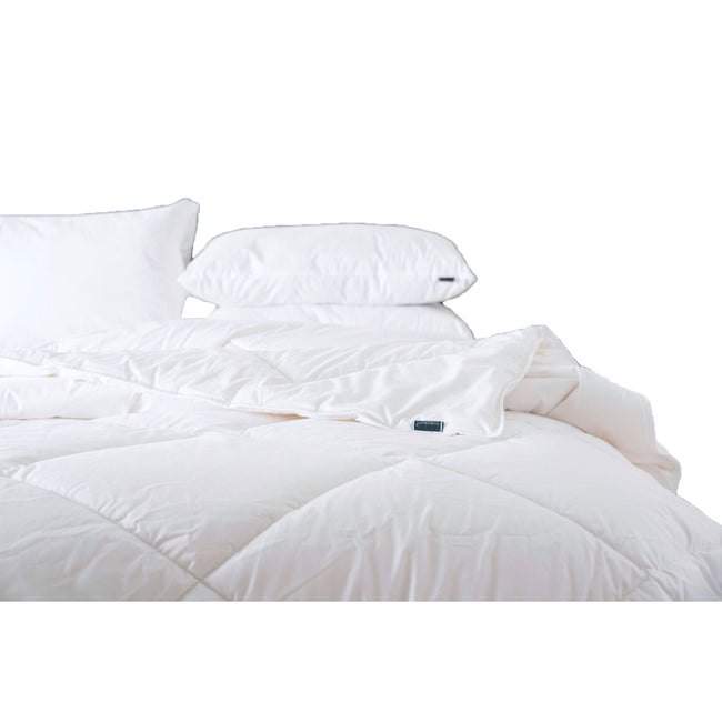White - Front - Belledorm Wool Midweight Quilt